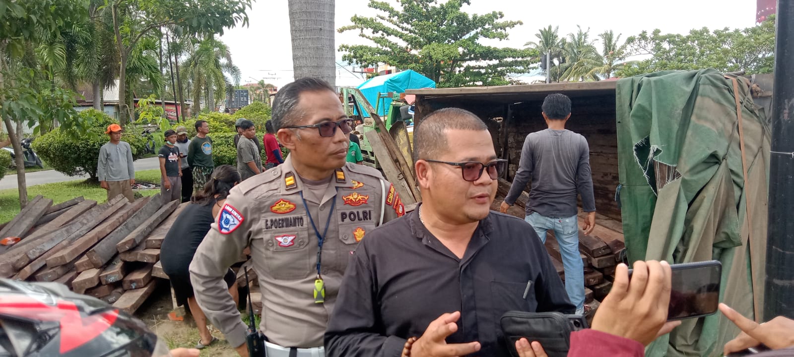 Truk Rem Blong Tabrak Tiga Sepeda Motor di Kubu Raya, 2 Korban Luka Serius